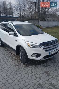 Внедорожник / Кроссовер Ford Escape 2017 в 