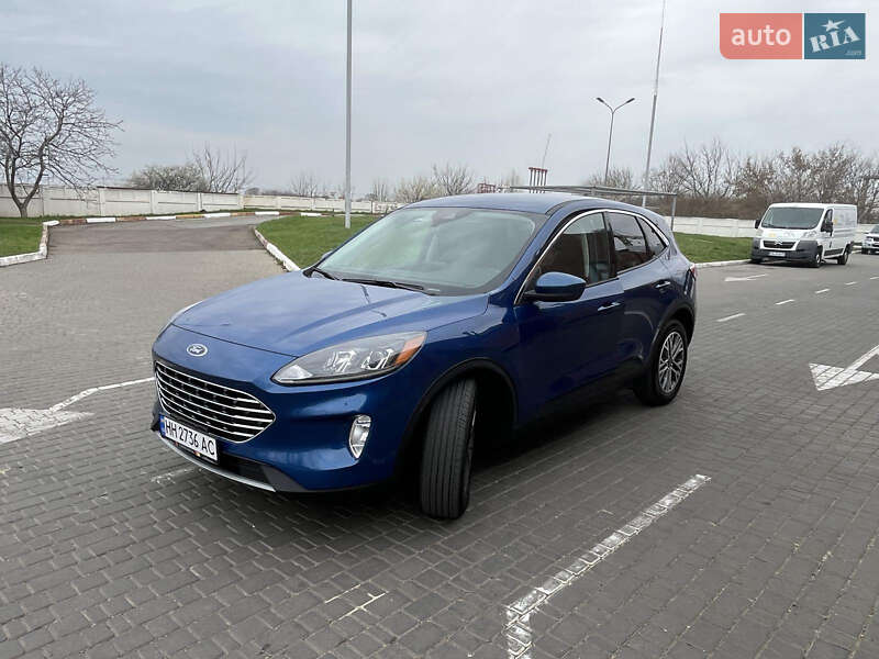 Позашляховик / Кросовер Ford Escape 2022 в 