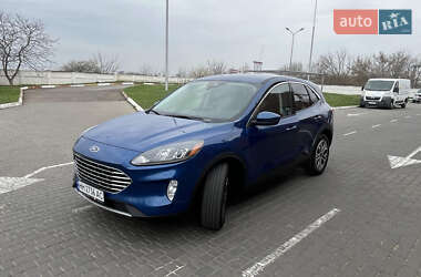 Позашляховик / Кросовер Ford Escape 2022 в 