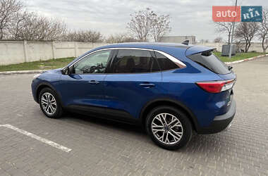 Позашляховик / Кросовер Ford Escape 2022 в 