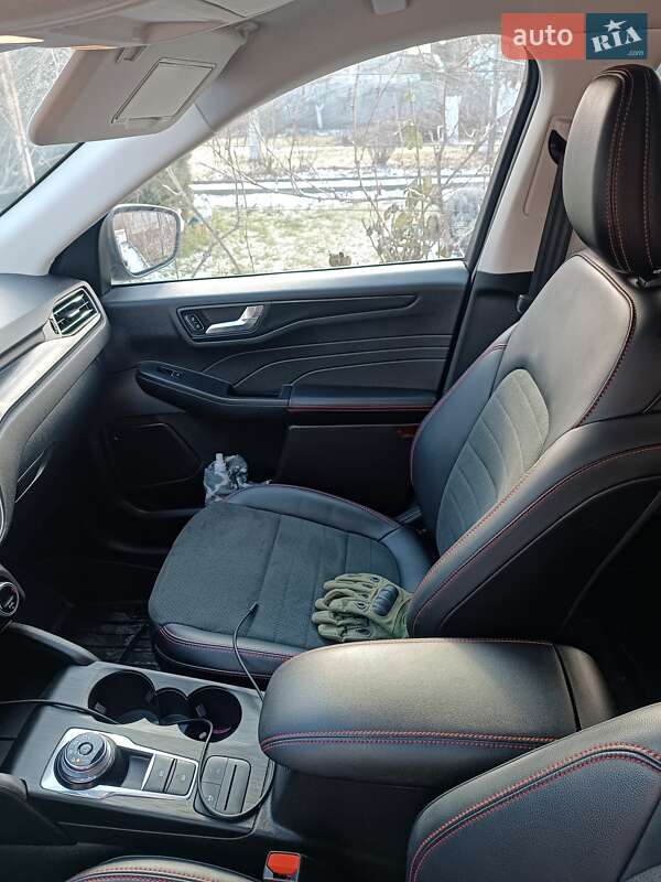 Внедорожник / Кроссовер Ford Escape 2021 в Киеве