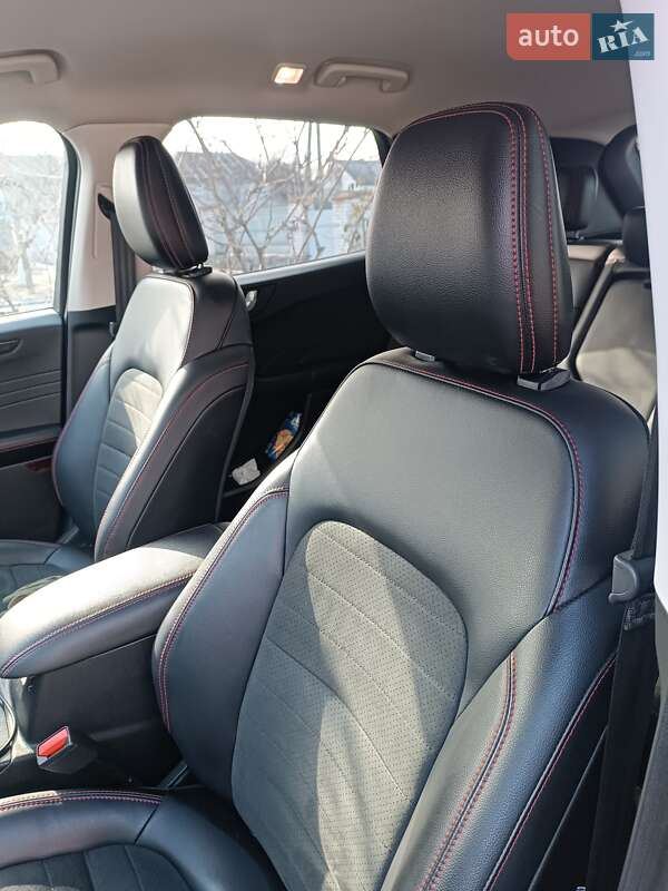 Внедорожник / Кроссовер Ford Escape 2021 в Киеве