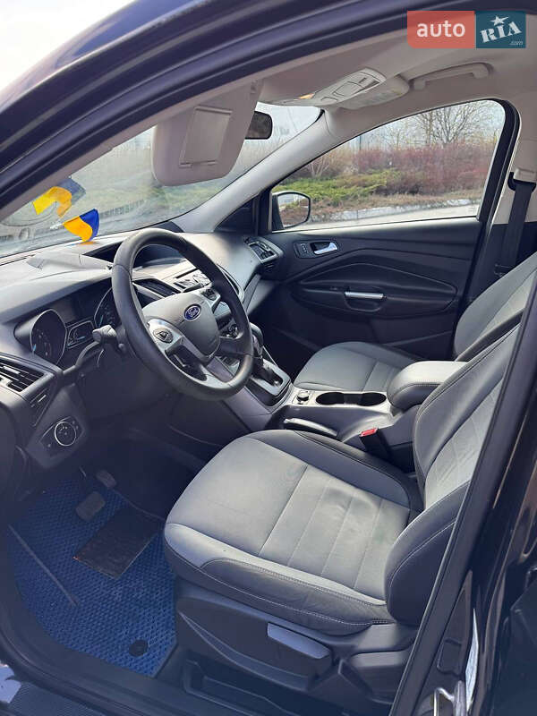 Внедорожник / Кроссовер Ford Escape 2015 в Коростене