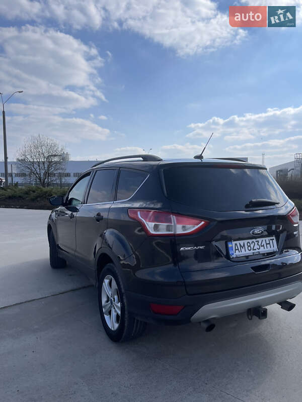 Внедорожник / Кроссовер Ford Escape 2015 в Коростене