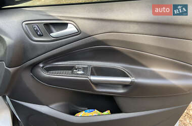 Внедорожник / Кроссовер Ford Escape 2012 в 