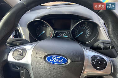 Внедорожник / Кроссовер Ford Escape 2012 в 
