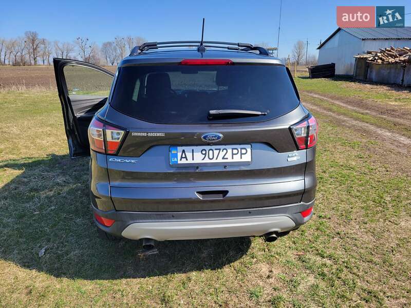 Внедорожник / Кроссовер Ford Escape 2017 в Киеве