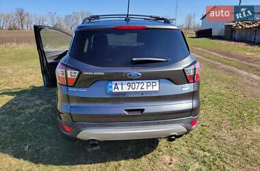 Внедорожник / Кроссовер Ford Escape 2017 в 