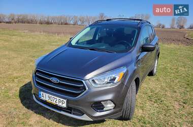 Внедорожник / Кроссовер Ford Escape 2017 в 