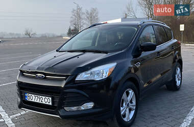 Позашляховик / Кросовер Ford Escape 2015 в 