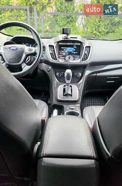 Внедорожник / Кроссовер Ford Escape 2013 в 