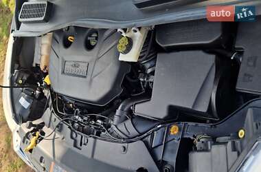 Внедорожник / Кроссовер Ford Escape 2013 в 