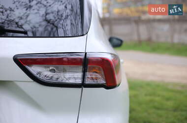 Внедорожник / Кроссовер Ford Escape 2019 в 