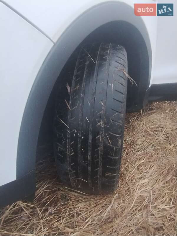 Внедорожник / Кроссовер Ford Escape 2014 в Чернигове