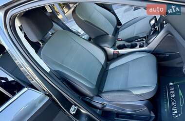 Внедорожник / Кроссовер Ford Escape 2015 в 