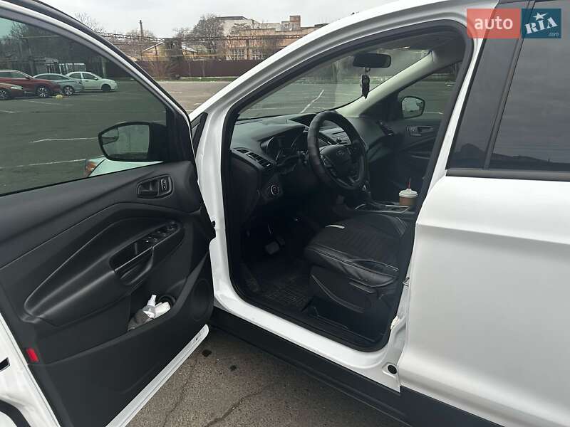 Внедорожник / Кроссовер Ford Escape 2017 в Одессе