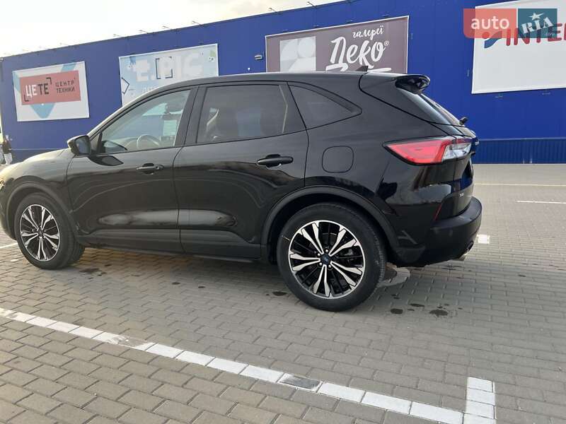 Внедорожник / Кроссовер Ford Escape 2021 в Тернополе