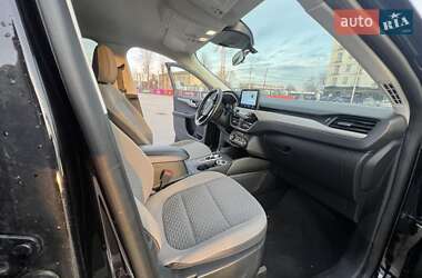 Внедорожник / Кроссовер Ford Escape 2021 в 
