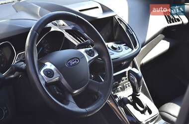 Внедорожник / Кроссовер Ford Escape 2015 в 