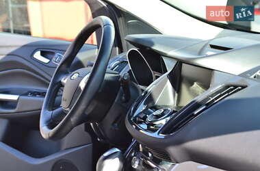 Внедорожник / Кроссовер Ford Escape 2015 в 