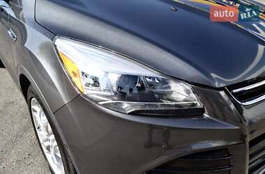 Внедорожник / Кроссовер Ford Escape 2015 в 