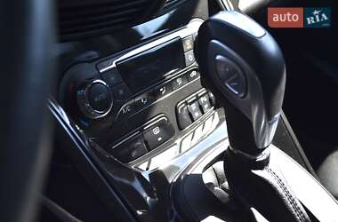 Внедорожник / Кроссовер Ford Escape 2015 в 