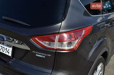Внедорожник / Кроссовер Ford Escape 2015 в 