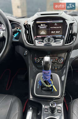 Внедорожник / Кроссовер Ford Escape 2013 в 