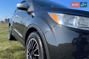 Внедорожник / Кроссовер Ford Escape 2015 в 