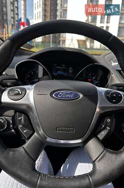 Внедорожник / Кроссовер Ford Escape 2013 в 
