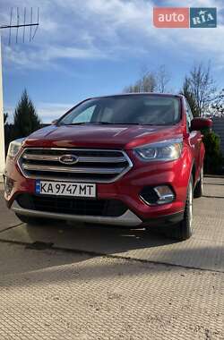 Внедорожник / Кроссовер Ford Escape 2018 в 