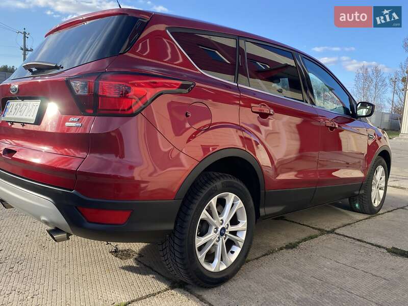 Внедорожник / Кроссовер Ford Escape 2018 в Киеве