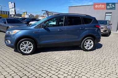 Внедорожник / Кроссовер Ford Escape 2018 в 