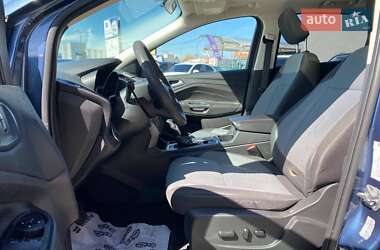 Внедорожник / Кроссовер Ford Escape 2018 в 