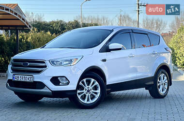 Позашляховик / Кросовер Ford Escape 2017 в 