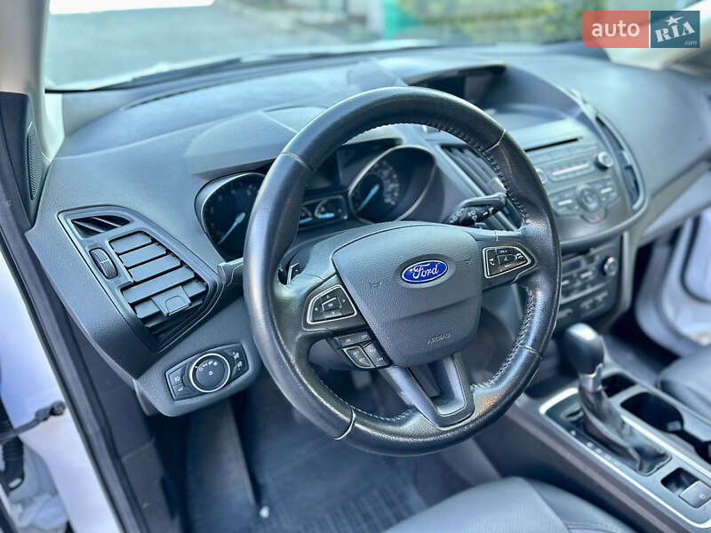 Внедорожник / Кроссовер Ford Escape 2017 в Одессе