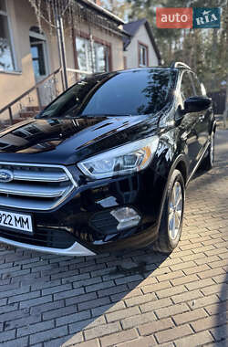 Внедорожник / Кроссовер Ford Escape 2017 в 