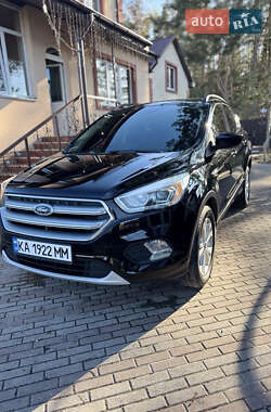 Внедорожник / Кроссовер Ford Escape 2017 в 