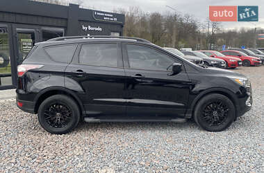 Внедорожник / Кроссовер Ford Escape 2016 в 