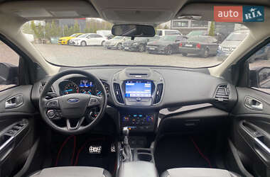 Внедорожник / Кроссовер Ford Escape 2016 в 