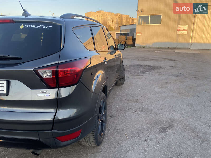 Внедорожник / Кроссовер Ford Escape 2019 в Запорожье