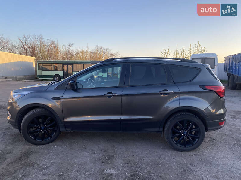 Внедорожник / Кроссовер Ford Escape 2019 в Запорожье