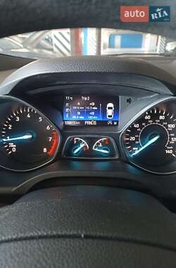 Позашляховик / Кросовер Ford Escape 2016 в 