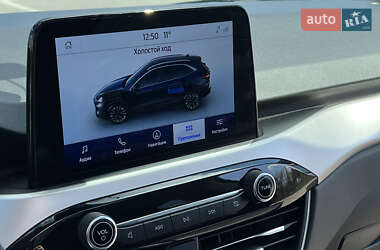 Внедорожник / Кроссовер Ford Escape 2020 в 