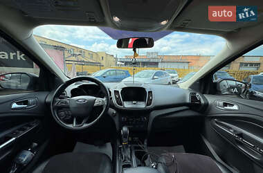 Внедорожник / Кроссовер Ford Escape 2019 в 