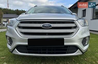 Внедорожник / Кроссовер Ford Escape 2017 в 