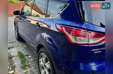 Внедорожник / Кроссовер Ford Escape 2014 в 