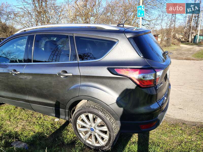Внедорожник / Кроссовер Ford Escape 2017 в Луцке
