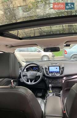 Внедорожник / Кроссовер Ford Escape 2016 в 