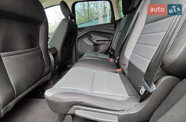 Внедорожник / Кроссовер Ford Escape 2017 в 